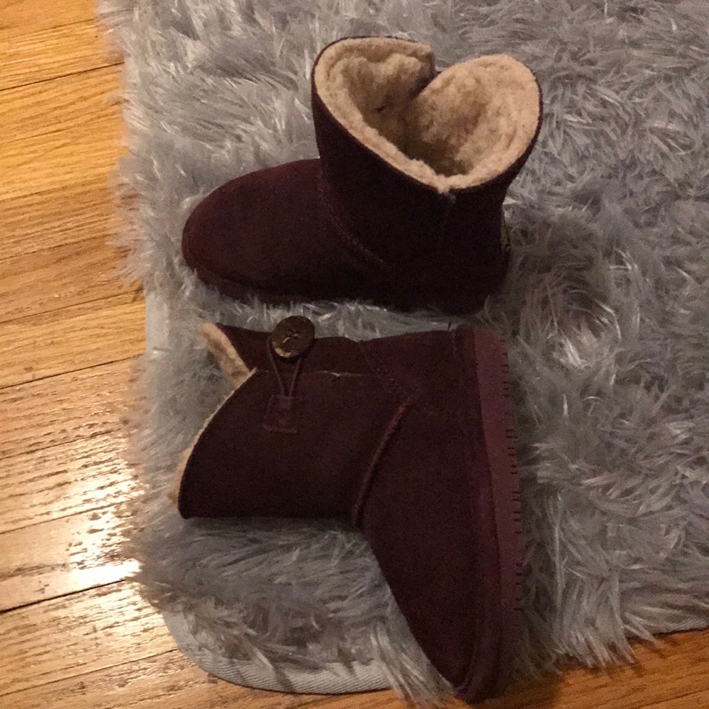 Bearpaw toddler suede boots size 7